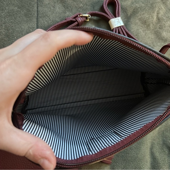 Deluxity Los Angeles tassel crossbody bag NWOT - Picture 2 of 5